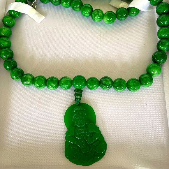 Custom Jade Bead Necklace with Curved Buddha Pendant 18” - Picture 1 of 4